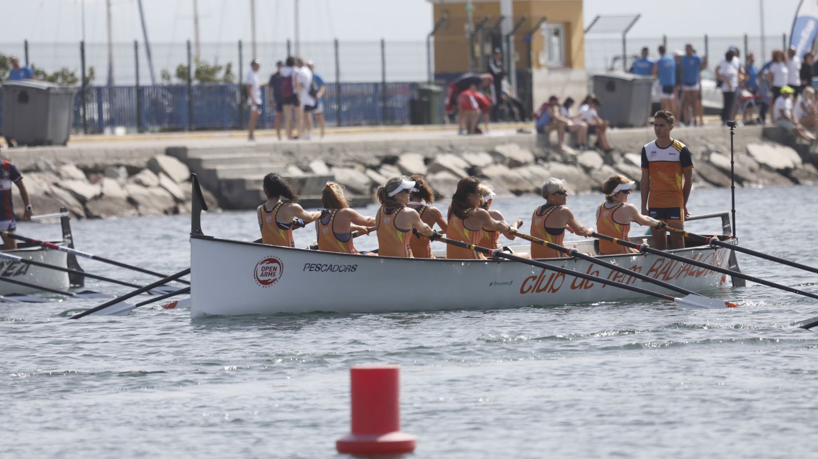 Las fotos de la primera jornada del Campeonato de España de remo en banco fijo LLaut de La Línea