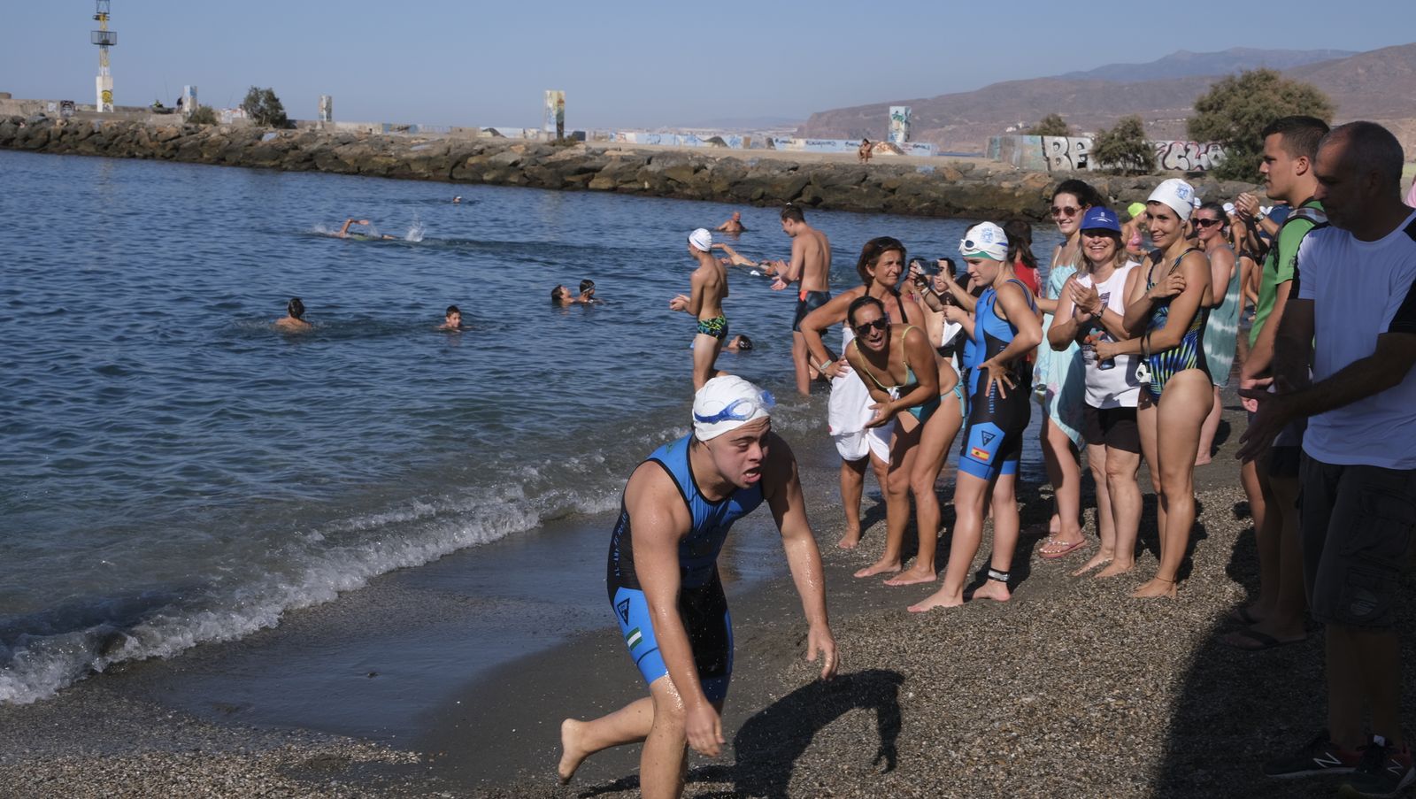 Imágenes de la travesía a nado de la Feria de Almería 2022