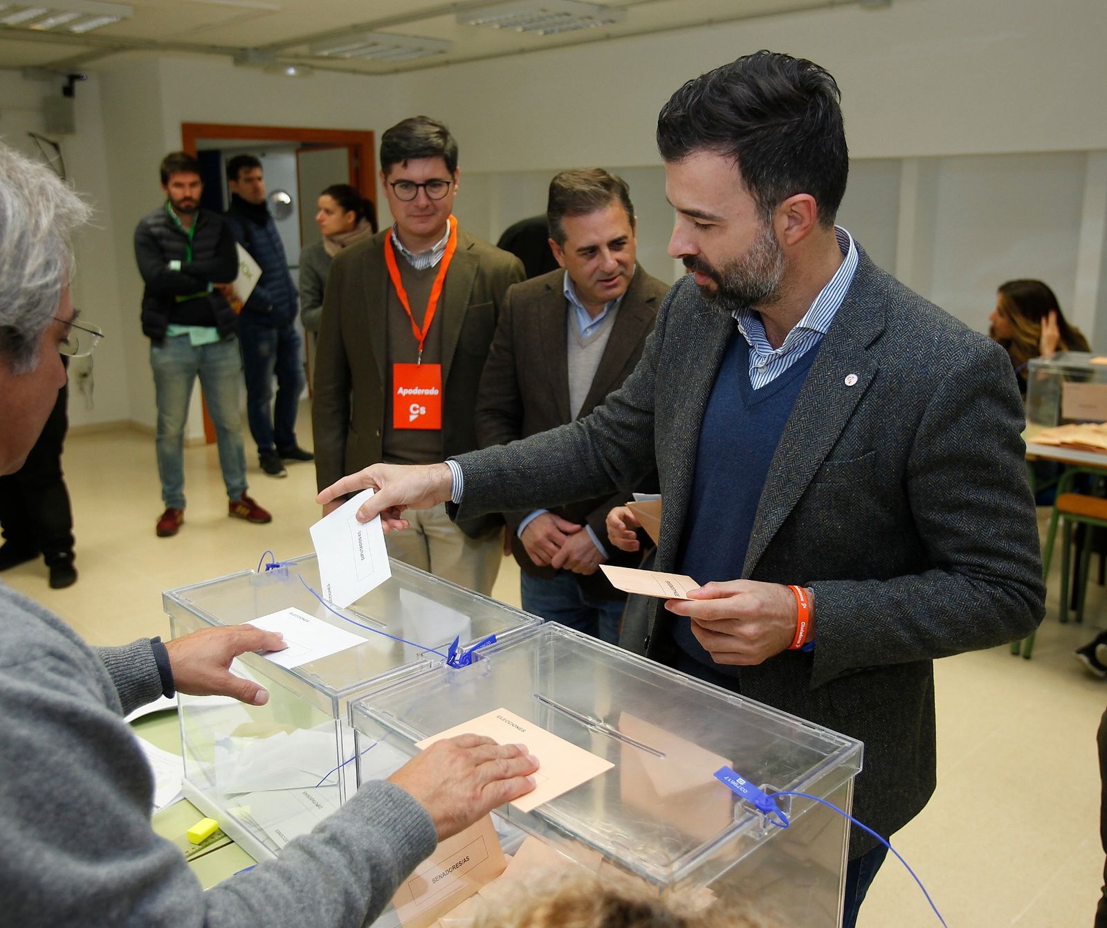 Las imágenes de la jornada electoral en Sevilla
