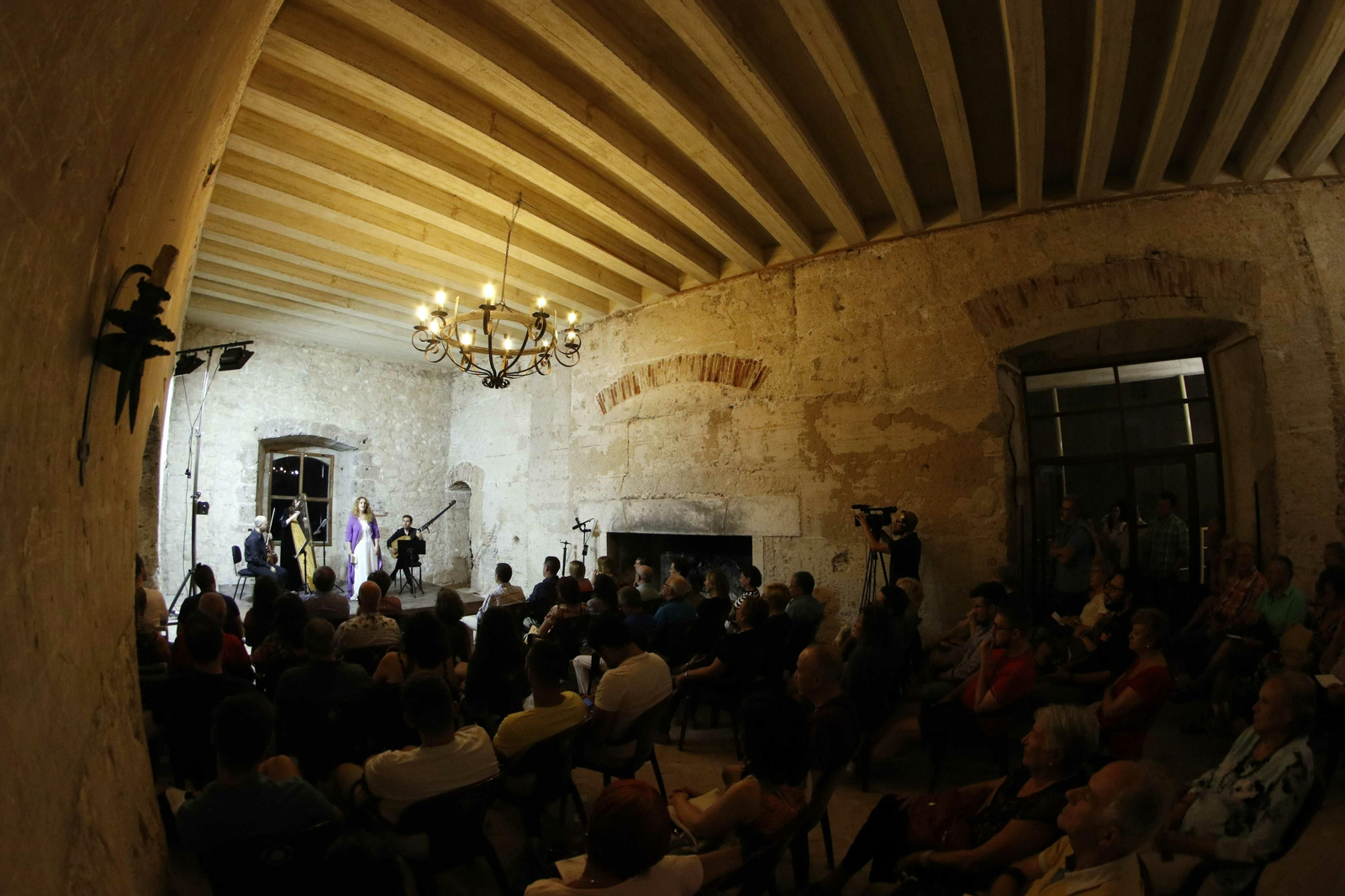 Galería gráfica de Raquel Andueza y La Galanía