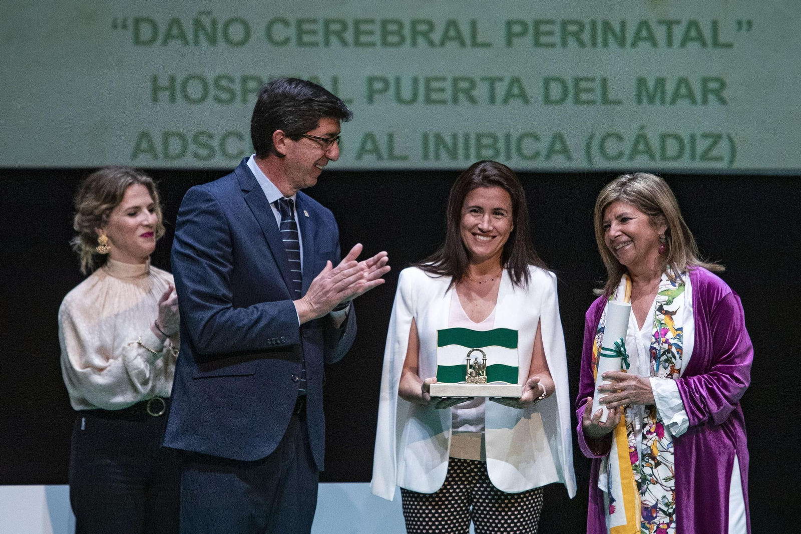 Imágenes de la entrega de las Banderas de Andalucía en la provincia
