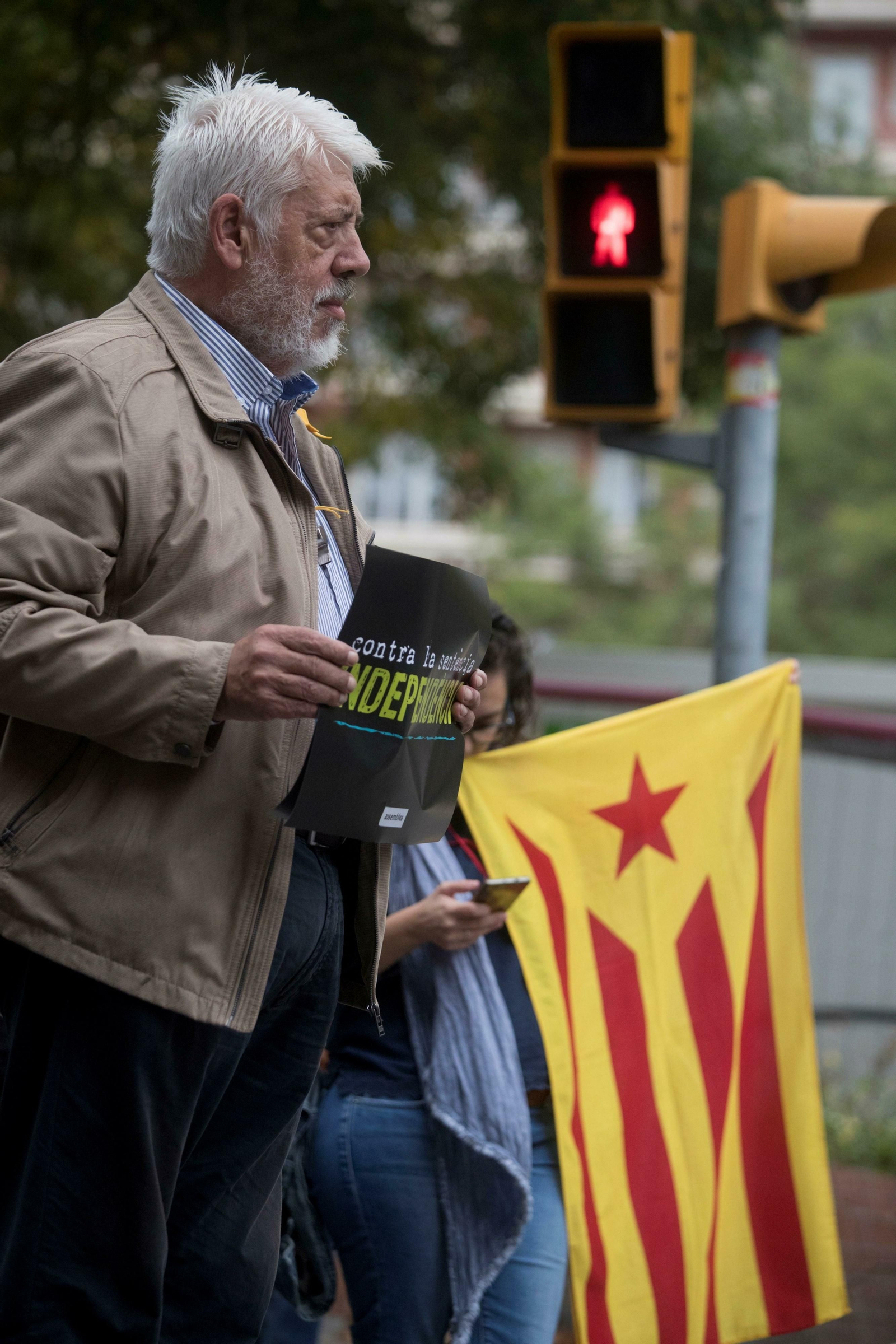 Los independentistas salen a las calles de Barcelona para protestar por la sentencia del 'procés'