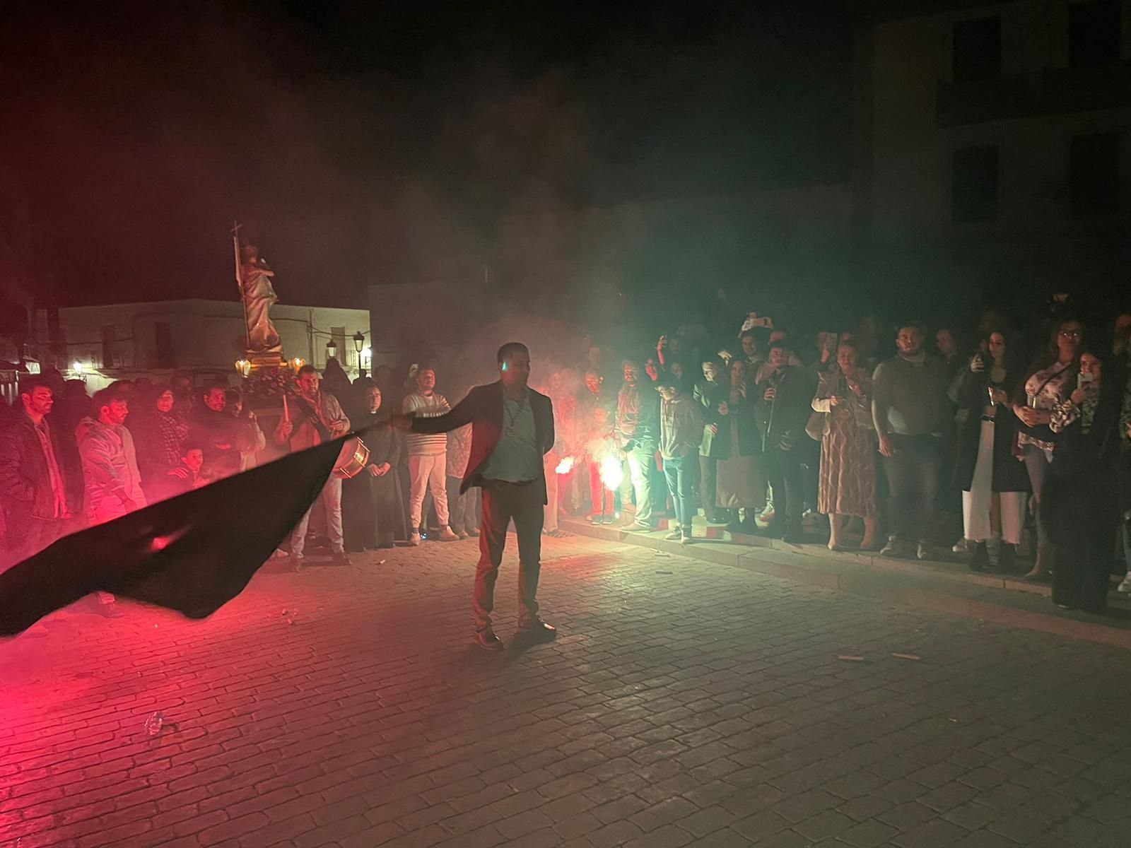 El revoloteo de banderas cierra la jornada en Fuente Obejuna.