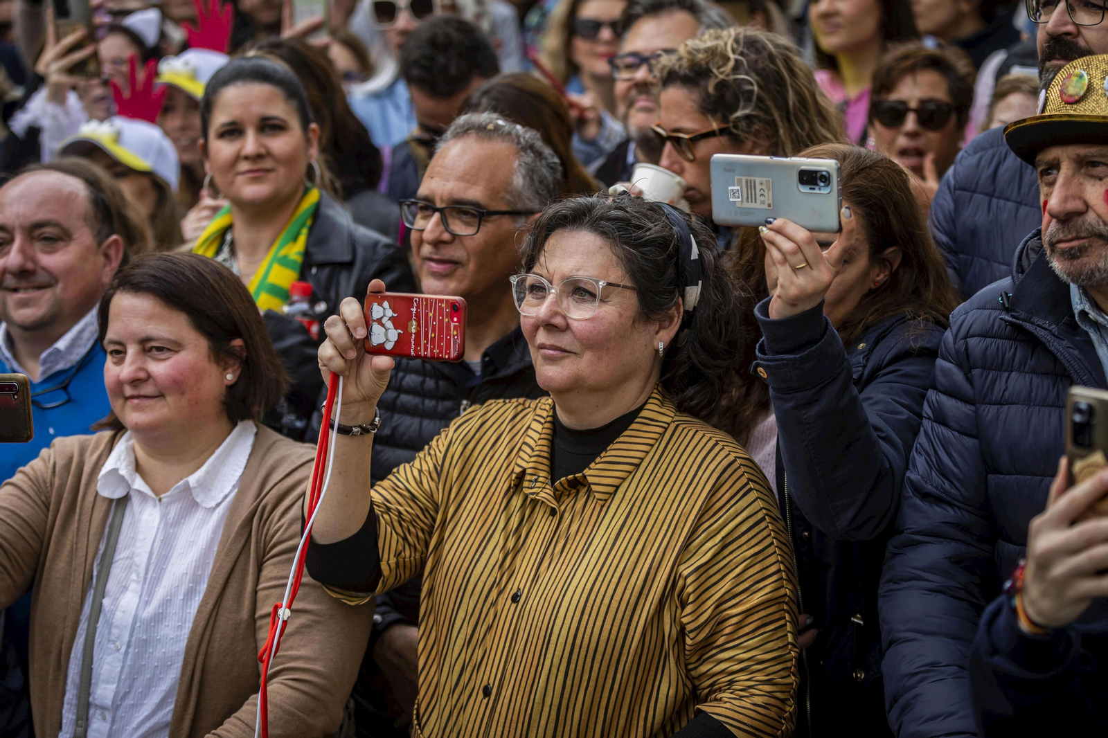 Carnaval de Cádiz 2023: Un sábado de batalla de coplas, en imágenes