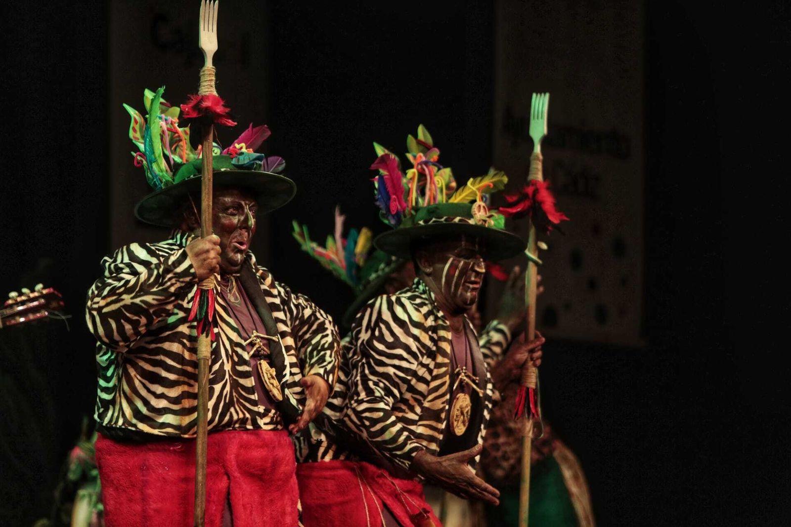 Chirigota "Entre sabanas selvas y ríos... este año vamos al Rocío"