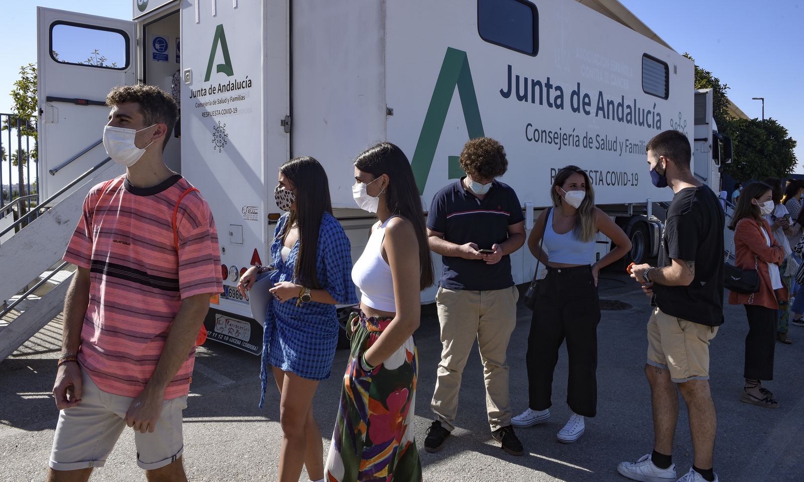 La vacunación contra el Covid a alumnos Erasmus de la Loyola, en imágenes