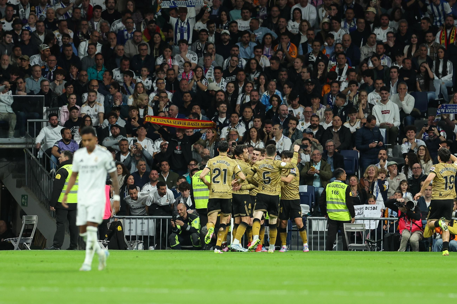 Las fotos del Real Madrid - Real Sociedad camino del Estadio de la Cartuja