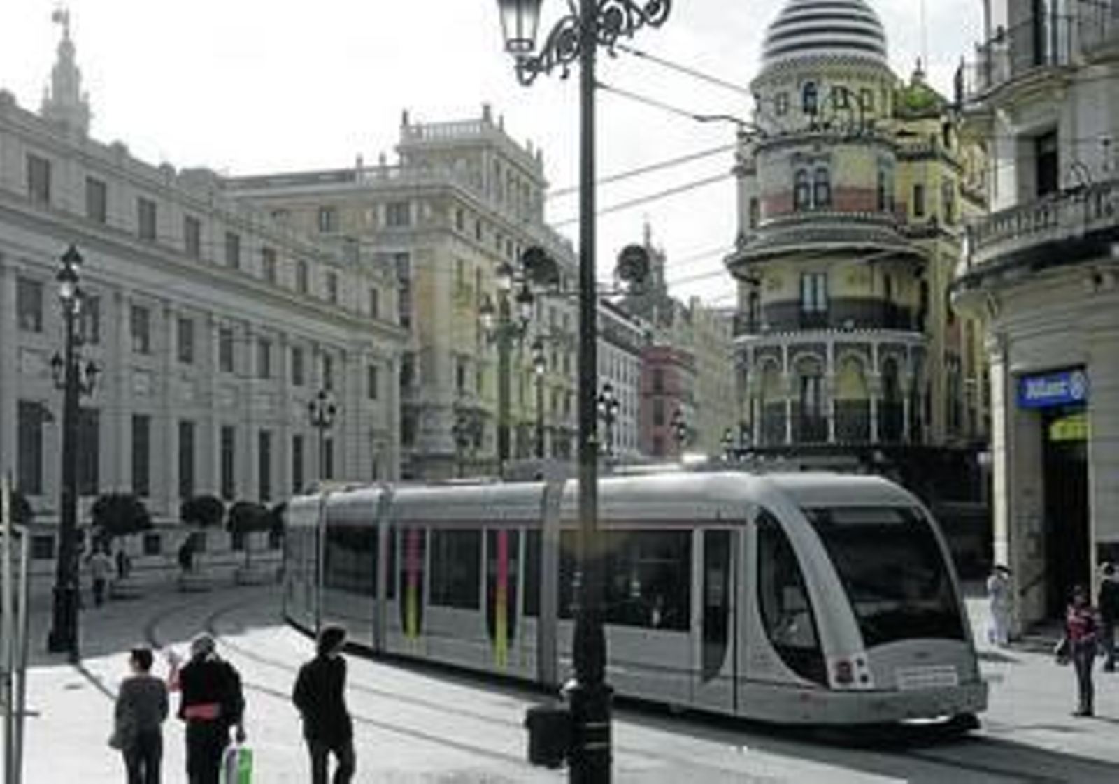 El vehículo del Metrocentro que circula en pruebas sin catenarias desde principios de año.