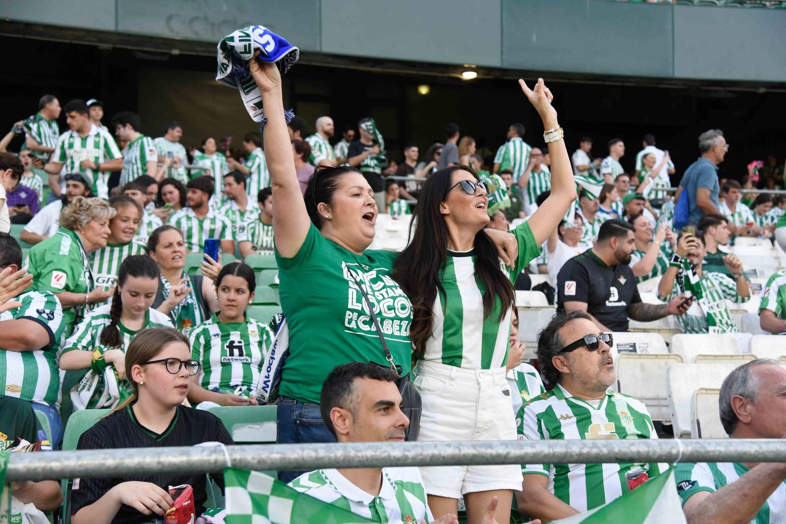 Las fotos de la afición del Betis en el Villamarín
