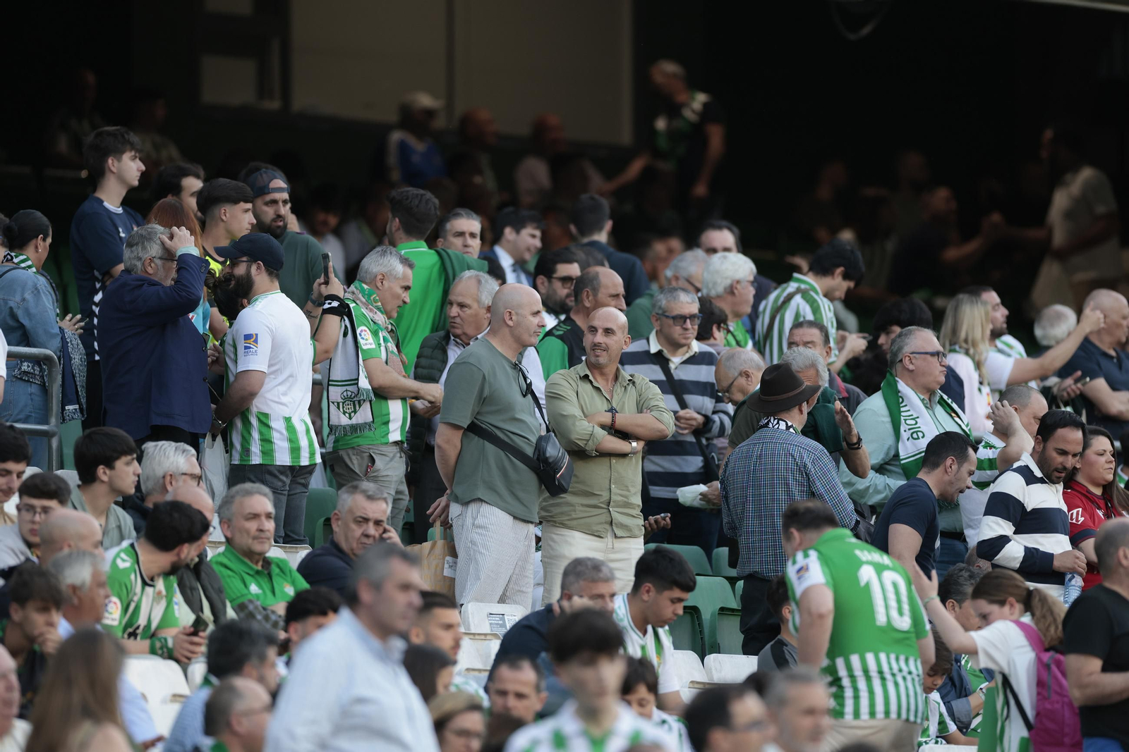 Búscate en las fotos del Betis - Osasuna