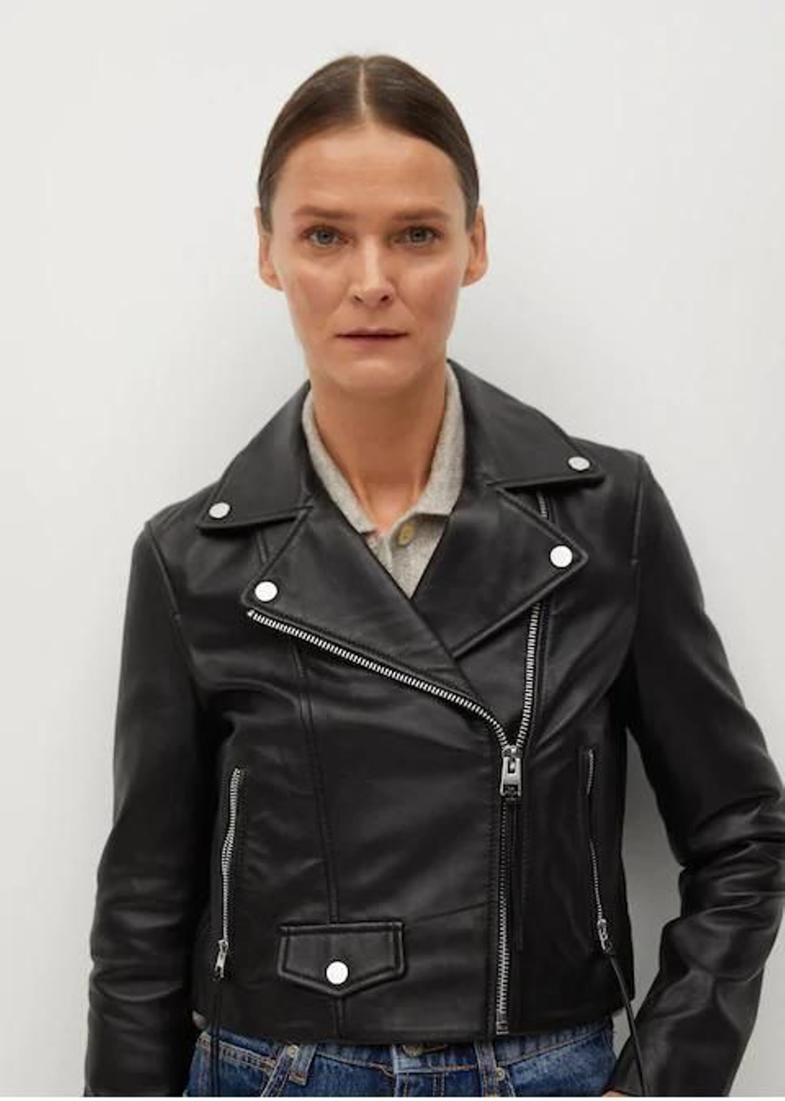 Cazadora de piel de Mango.