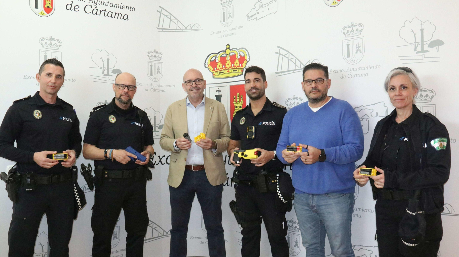 Presentación de la pistola táser. Presentación de la pistola táser.