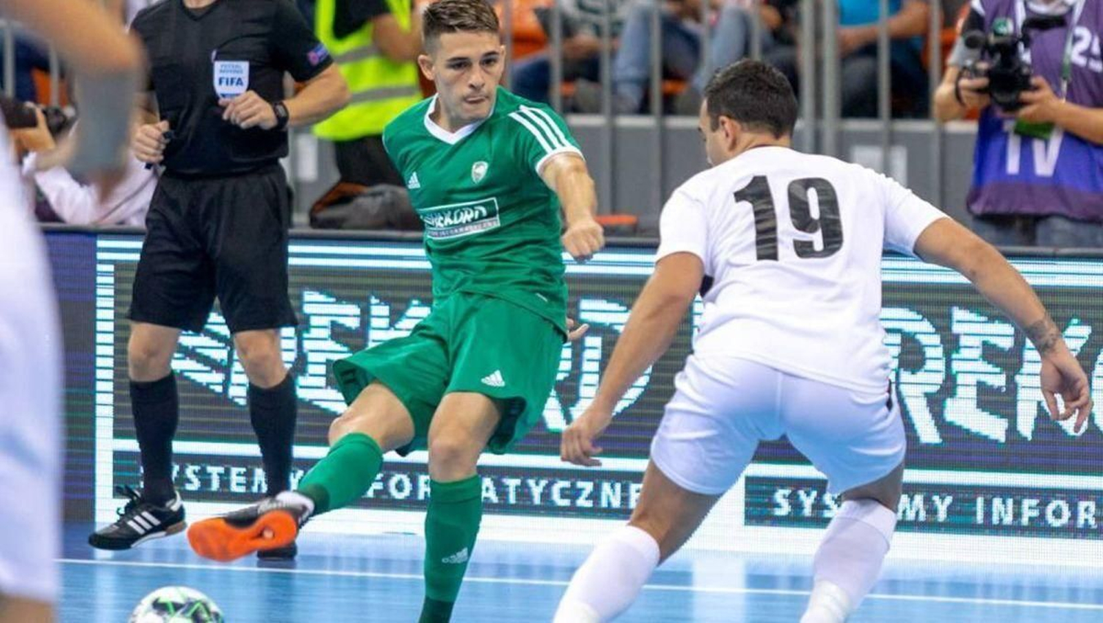 Álex Viana, durante un partido con su anterior equipo.