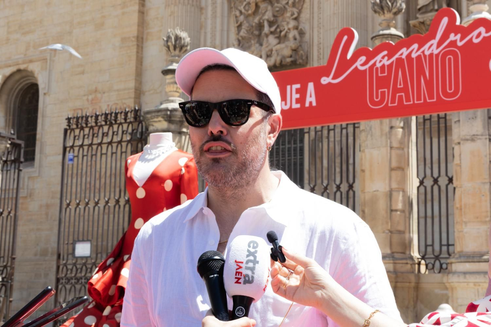 Imágenes del homenaje, a los pies de la Catedral de Leandro Cano.