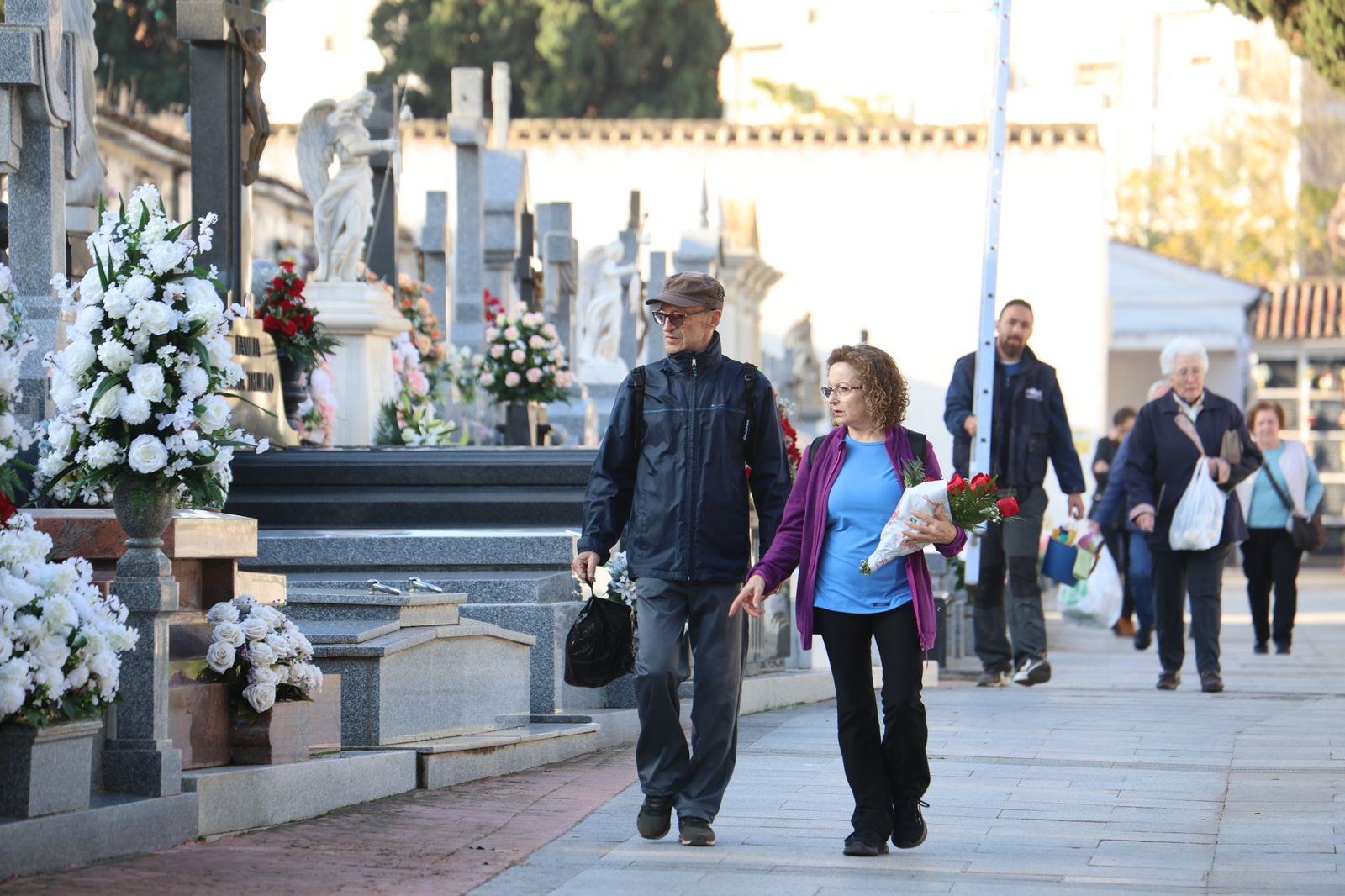 Las imágenes del día de Todos los Santos en el cementerio de San Rafael de Córdoba