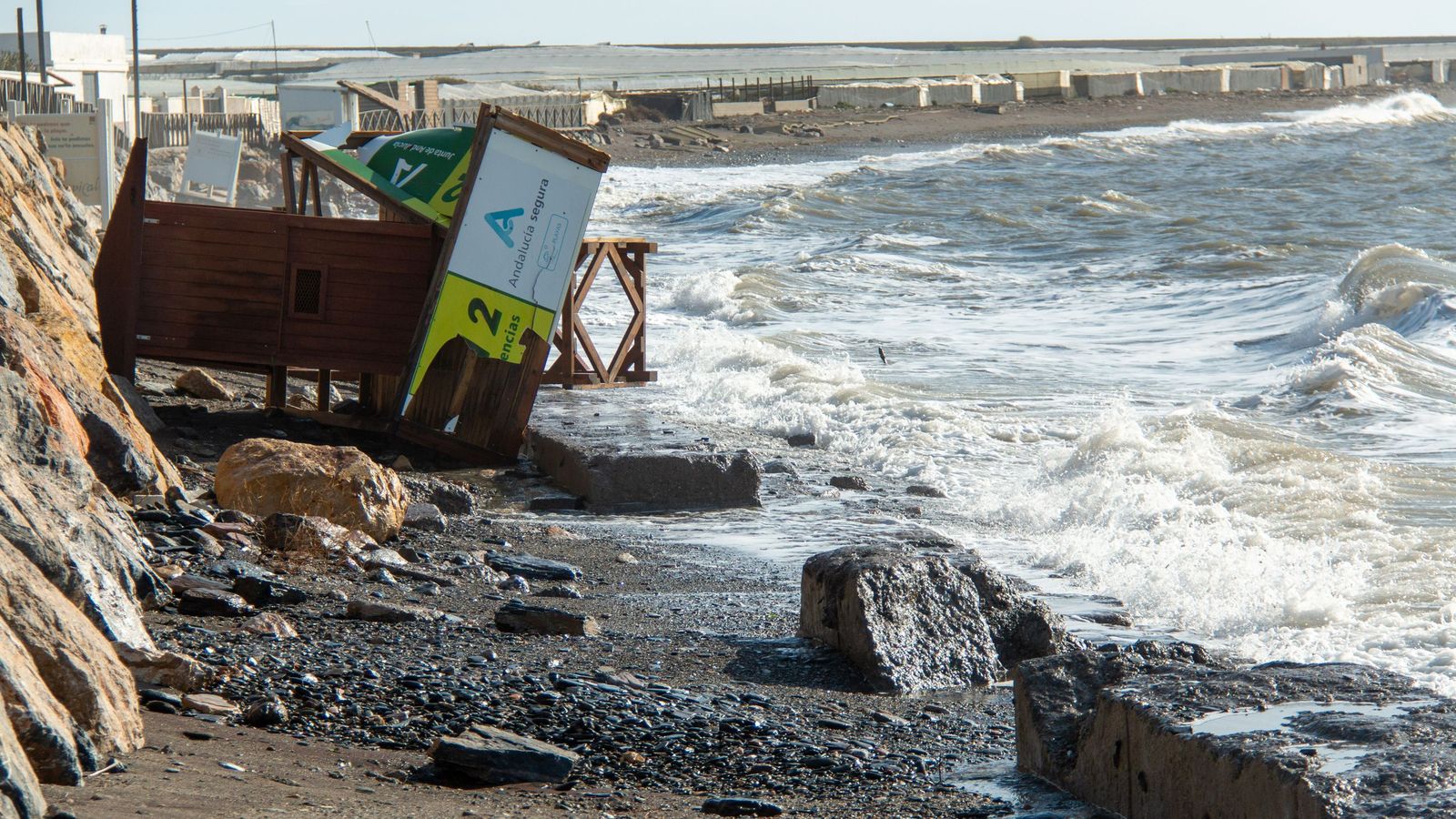 La playa de El Pozuelo en el inicio del temporal