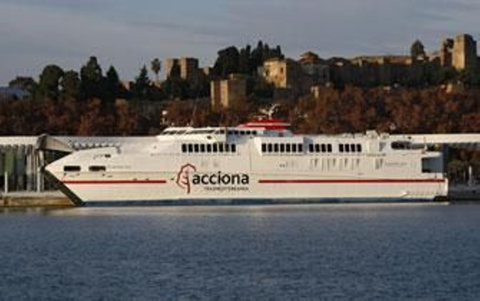 Acciona reduce precios en las líneas de Algeciras con Ceuta y Tánger en invierno