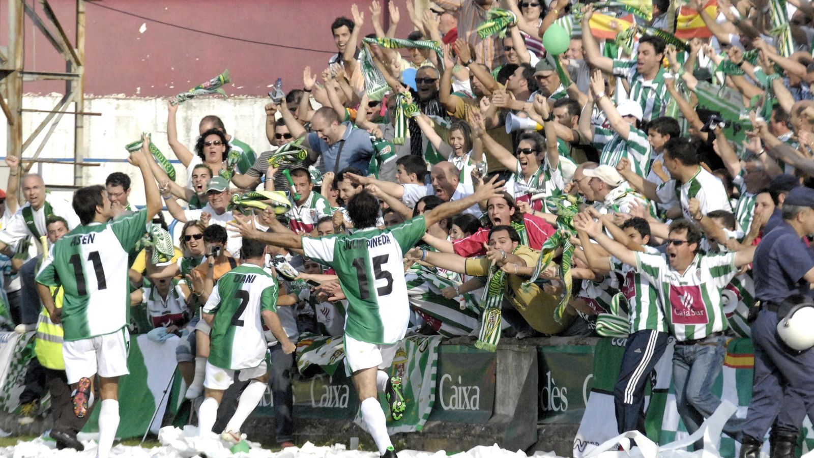 Dani celebra el empate definitivo en Huesca que dio el último ascenso a Segunda al Córdoba CF.