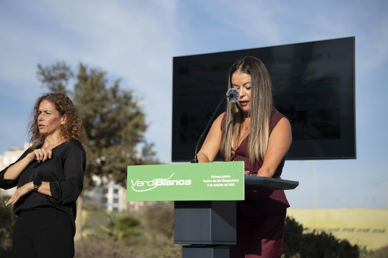 Las imágenes de la primera piedra del centro de día ocupacional Juan Goytisolo de Verdiblanca en Almería