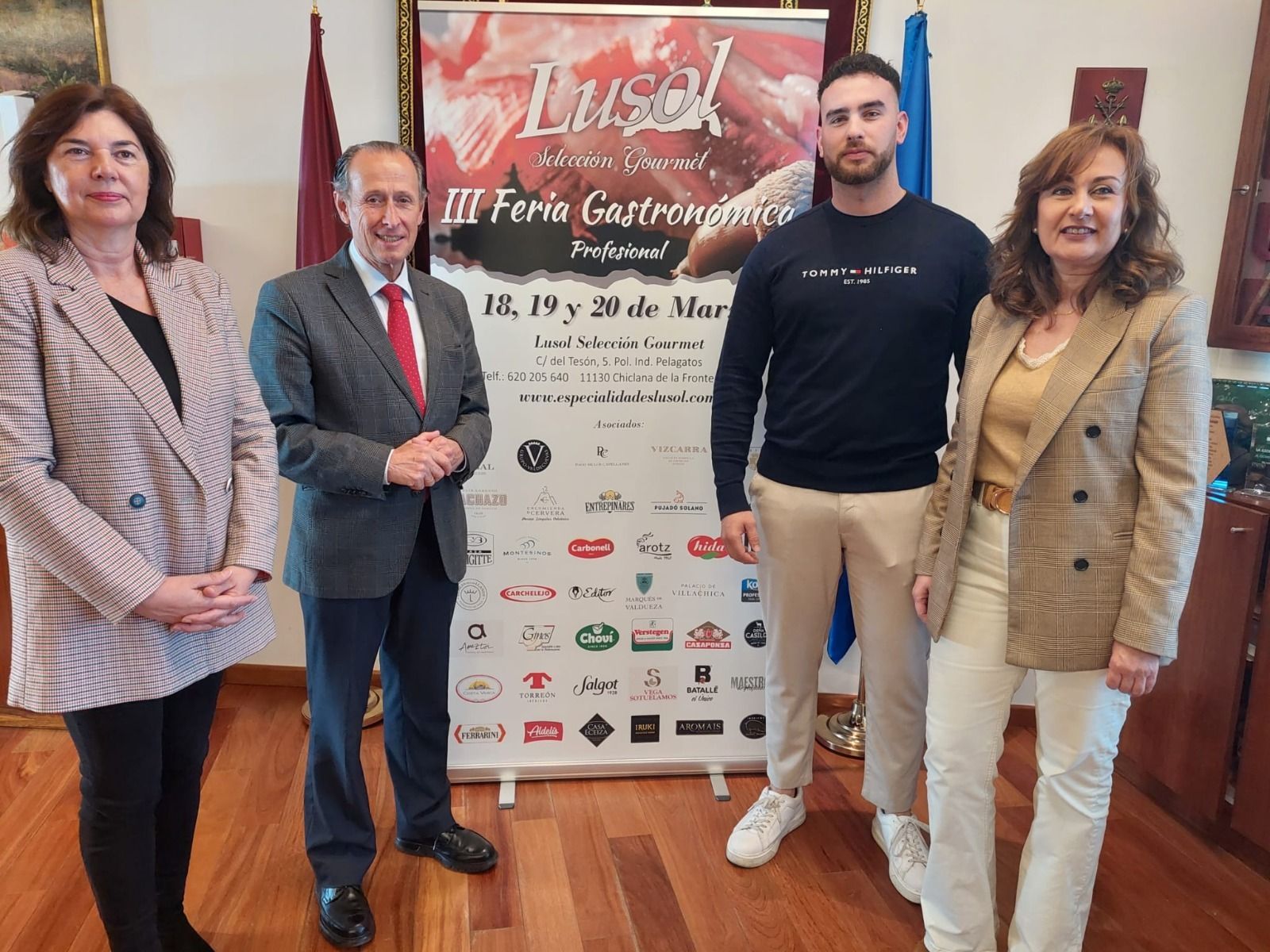 José María Román, Pepa Vela y los responsables de Lusol Selección Gourmet, Remedios Huelva y Miguel Ruiz.