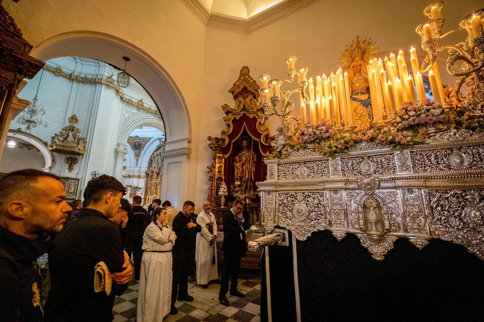 Imágenes de la hermandad del Caído, que decide no salir, en la Semana Santa de Cádiz 2025