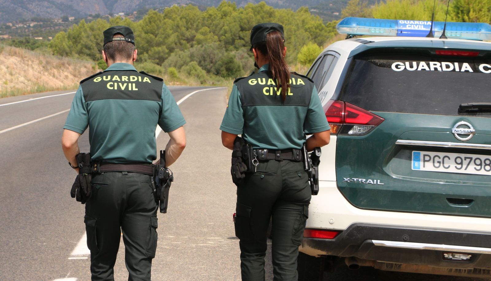 La Guardia Civil arresta a dos hombres por robar con fuerza una caja fuerte en Armilla