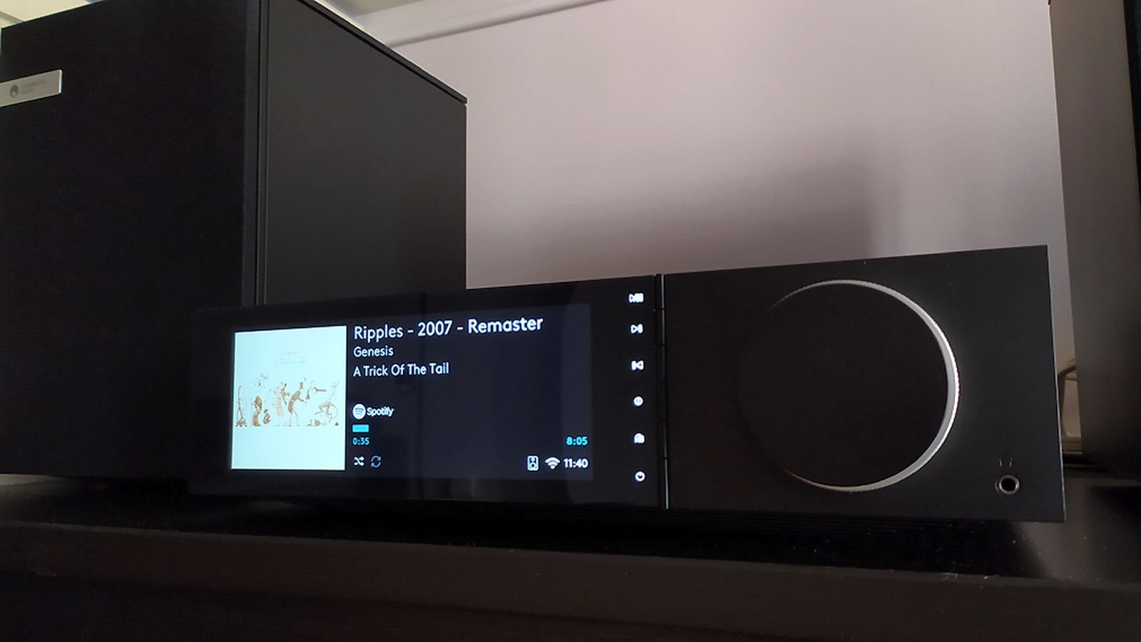 Pantalla con detalles de la reproducción en el Evo 75 de Cambridge Audio