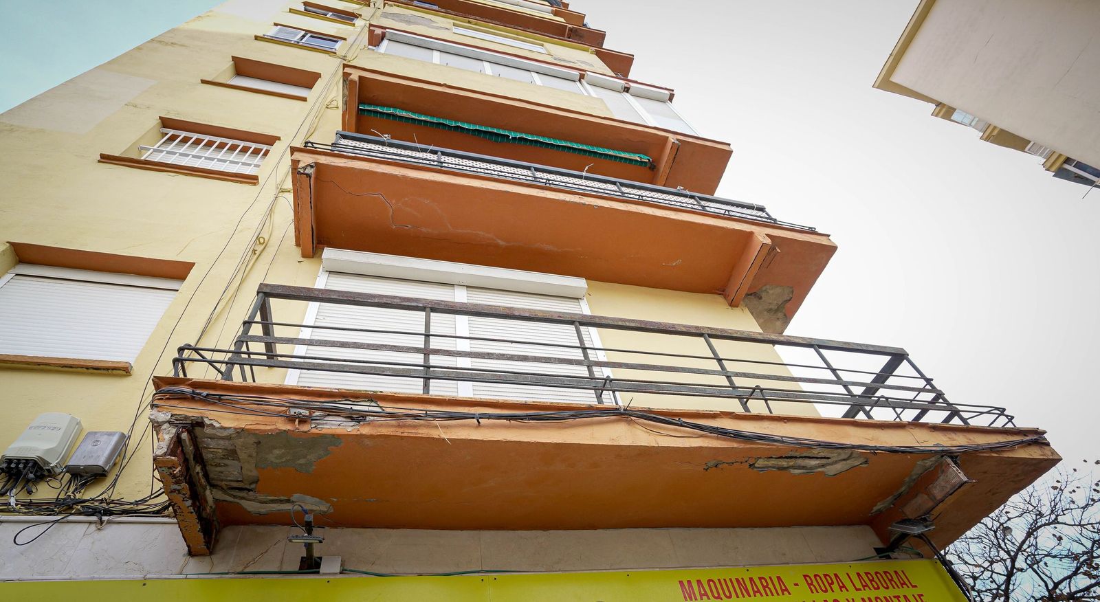 Icovesa, una barriada de Jerez "en la UCI"