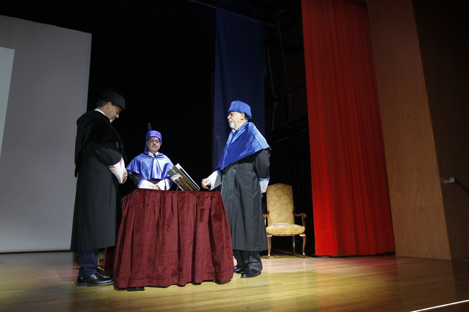 Fotogalería investidura Doctor Honoris Causa Manuel García Velarde. UAL