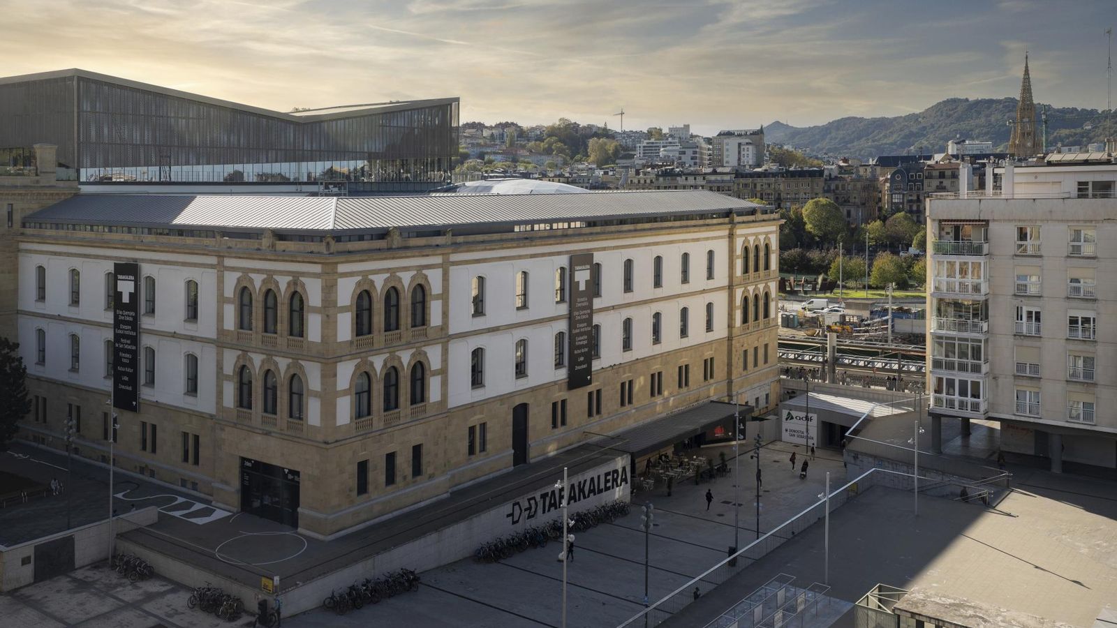 Una vista del centro de creación Tabakalera, en San Sebastián.