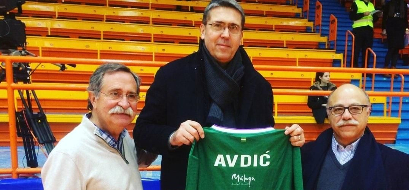 Samir Avdic, con Juan José Navarro y Eduardo García. Samir Avdic, con Juan José Navarro y Eduardo García.