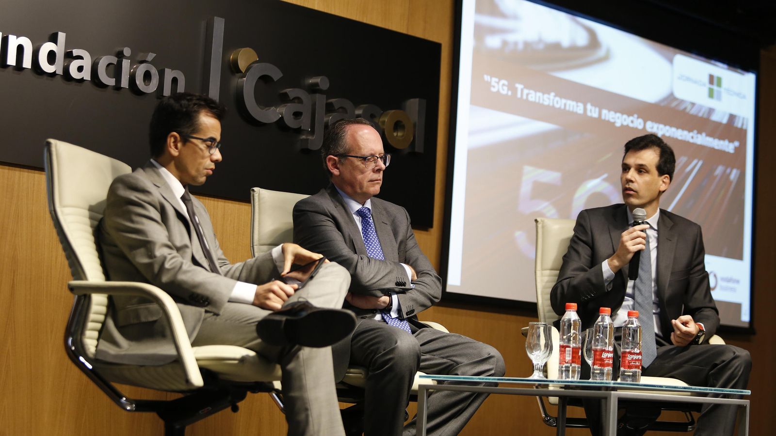 Alcaide interviene en un acto sobre 5G junto aFelipe Granados y Manuel Ortigosa, en la Fundación Cajasol.