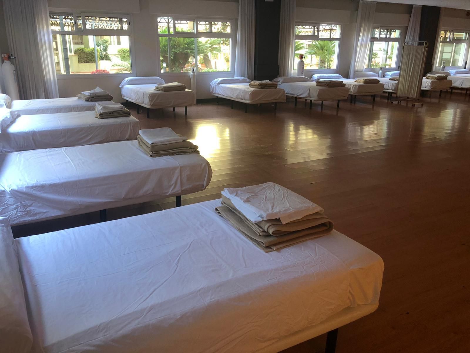 Una de las dependencias del Hotel Alcora de Sevilla convertido en planta de hospital para recibir a mayores contagiados de coronavirus.