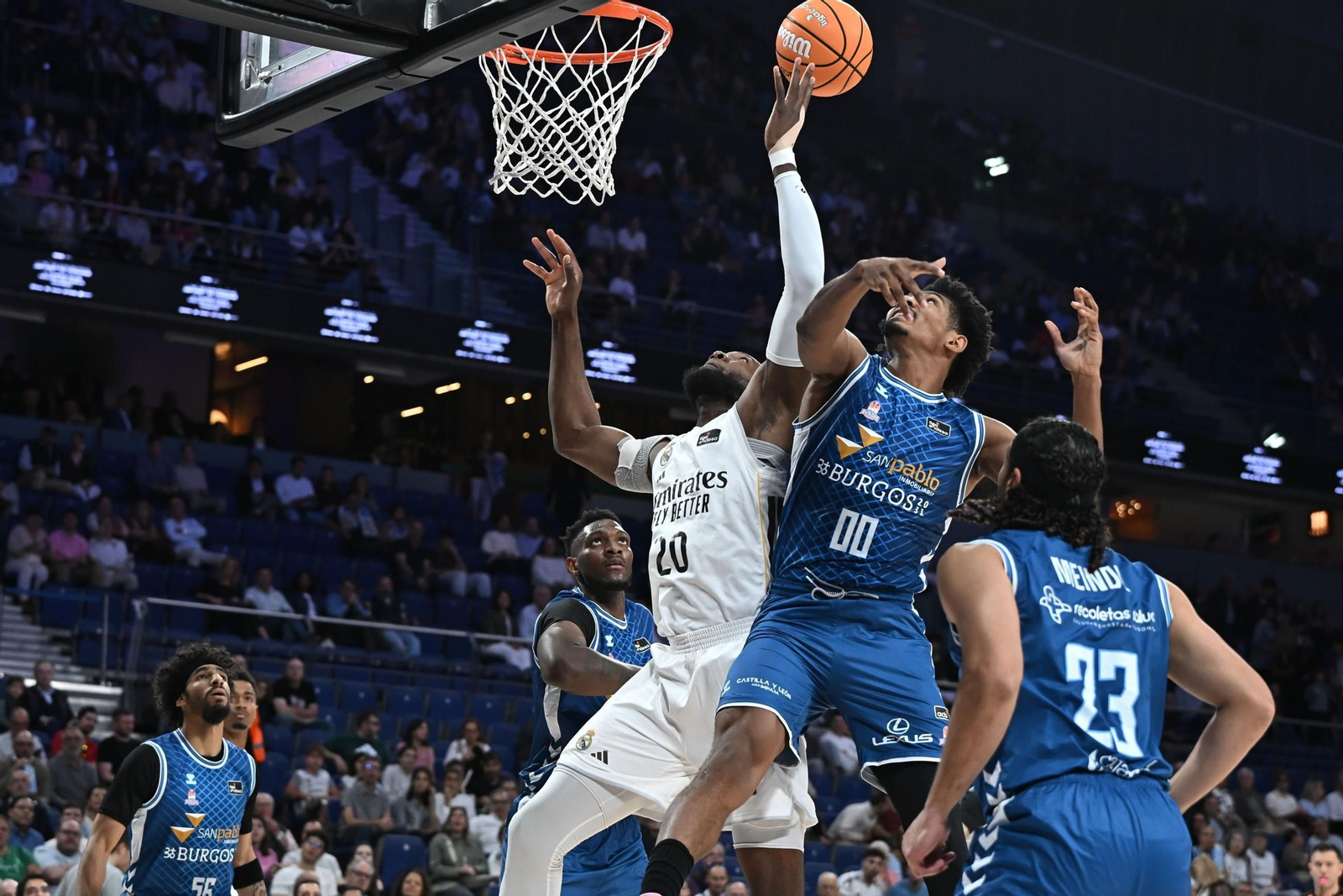 Yannick Nzosa, siete puntos en siete minutos ante el Real Madrid