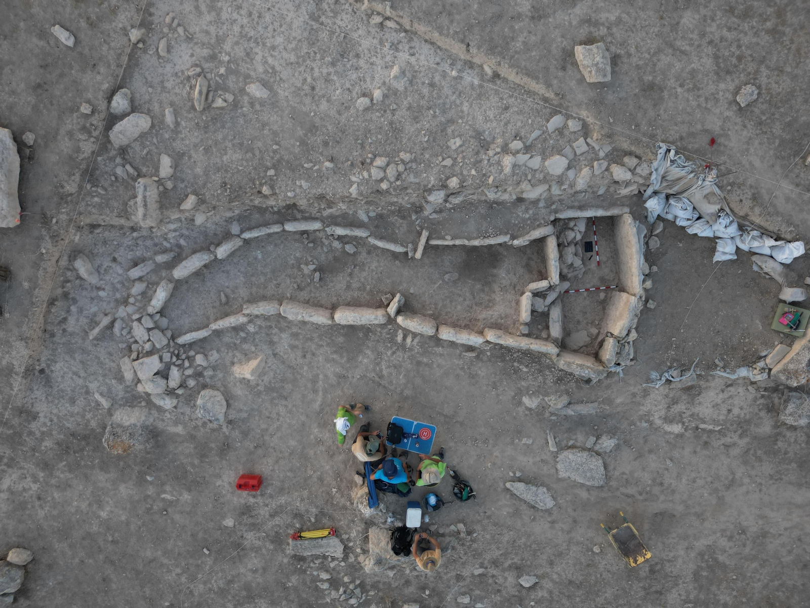 Una de las nuevas estructuras dolménicas descubiertas. Una de las nuevas estructuras dolménicas descubiertas.