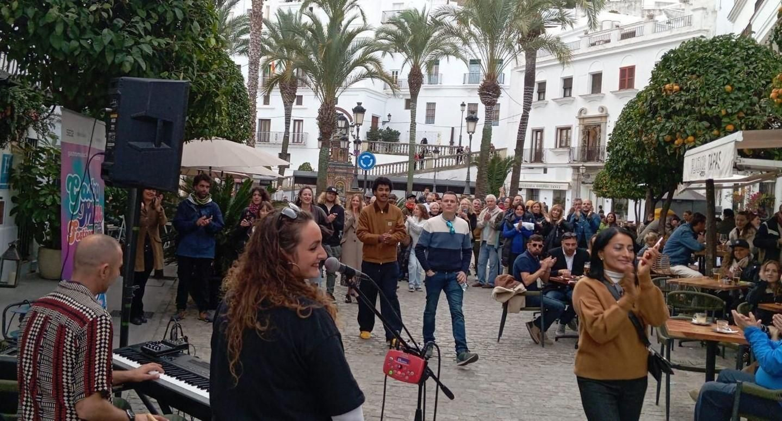 Imagen de archivo del ambiente del centro de Vejer durante uno de los conciertos de Gastro Music Festival Vejer