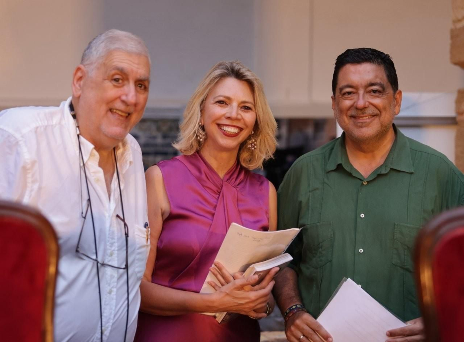 Marina Bernal presenta en Chipionz el libro 'Rocío, 20 años contigo'