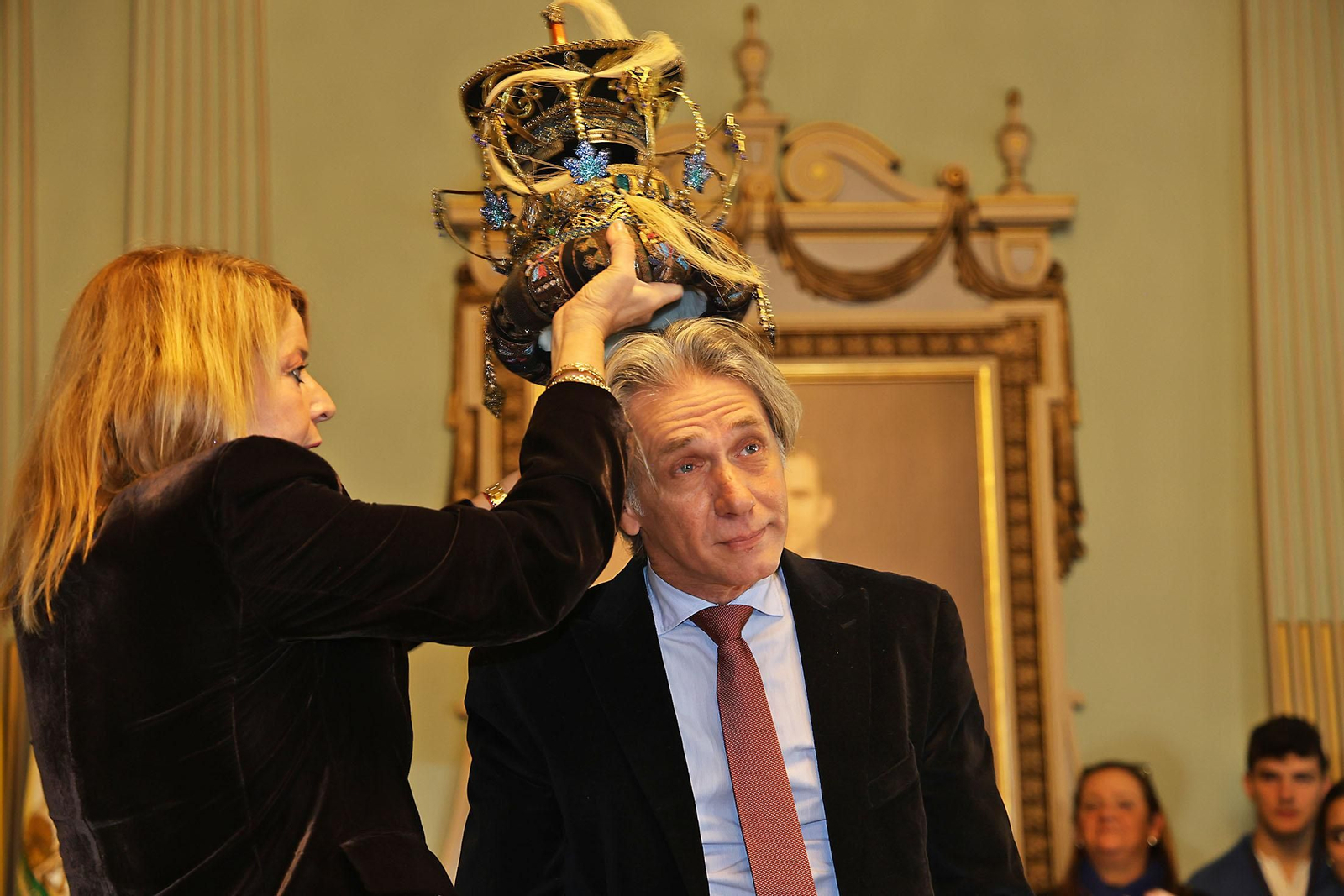 Sus Majestades Los Reyes Magos son coronados en el Ayuntamiento de Huelva
