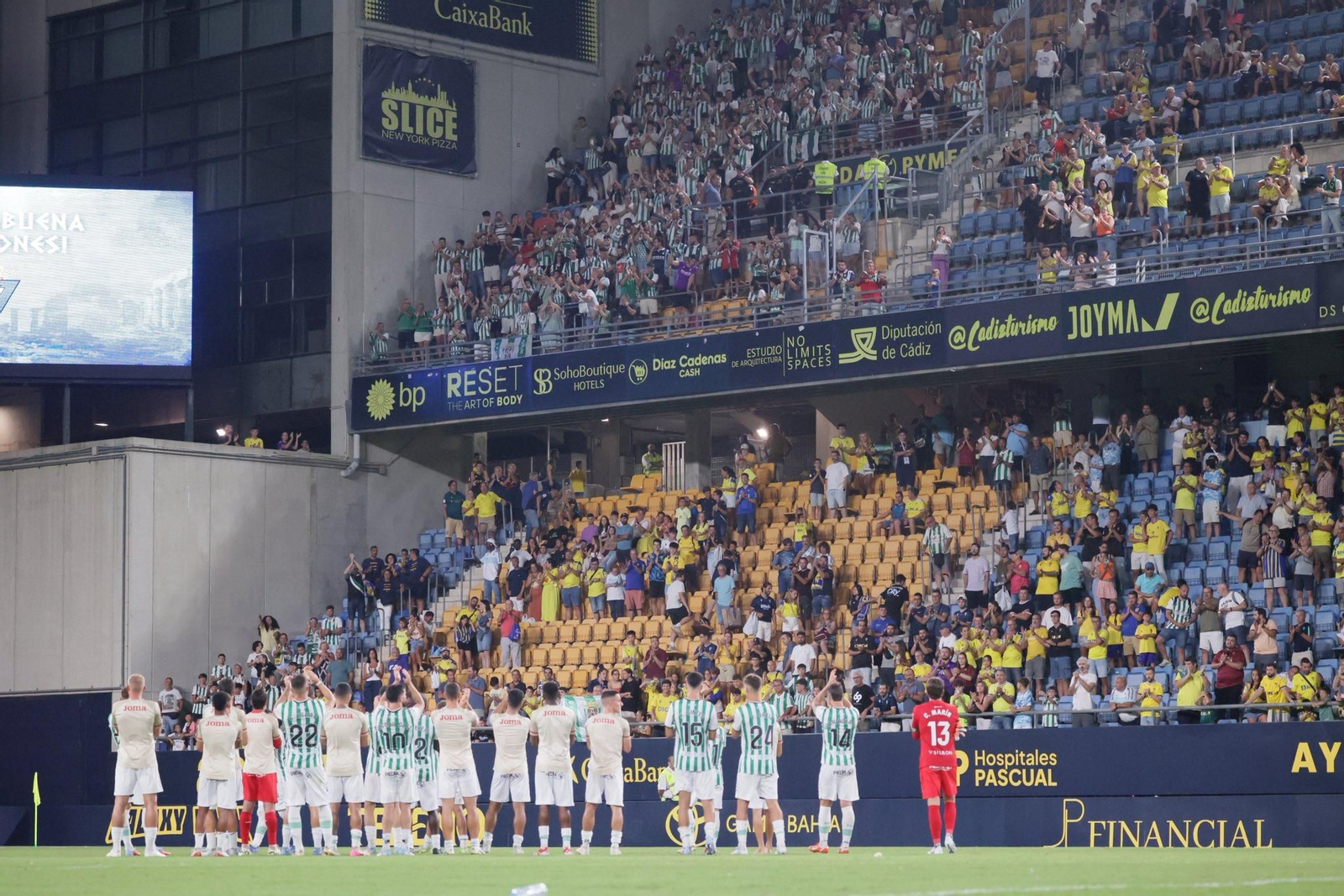 Las mejores fotos del Trofeo Carranza entre el Cádiz y el Córdoba CF