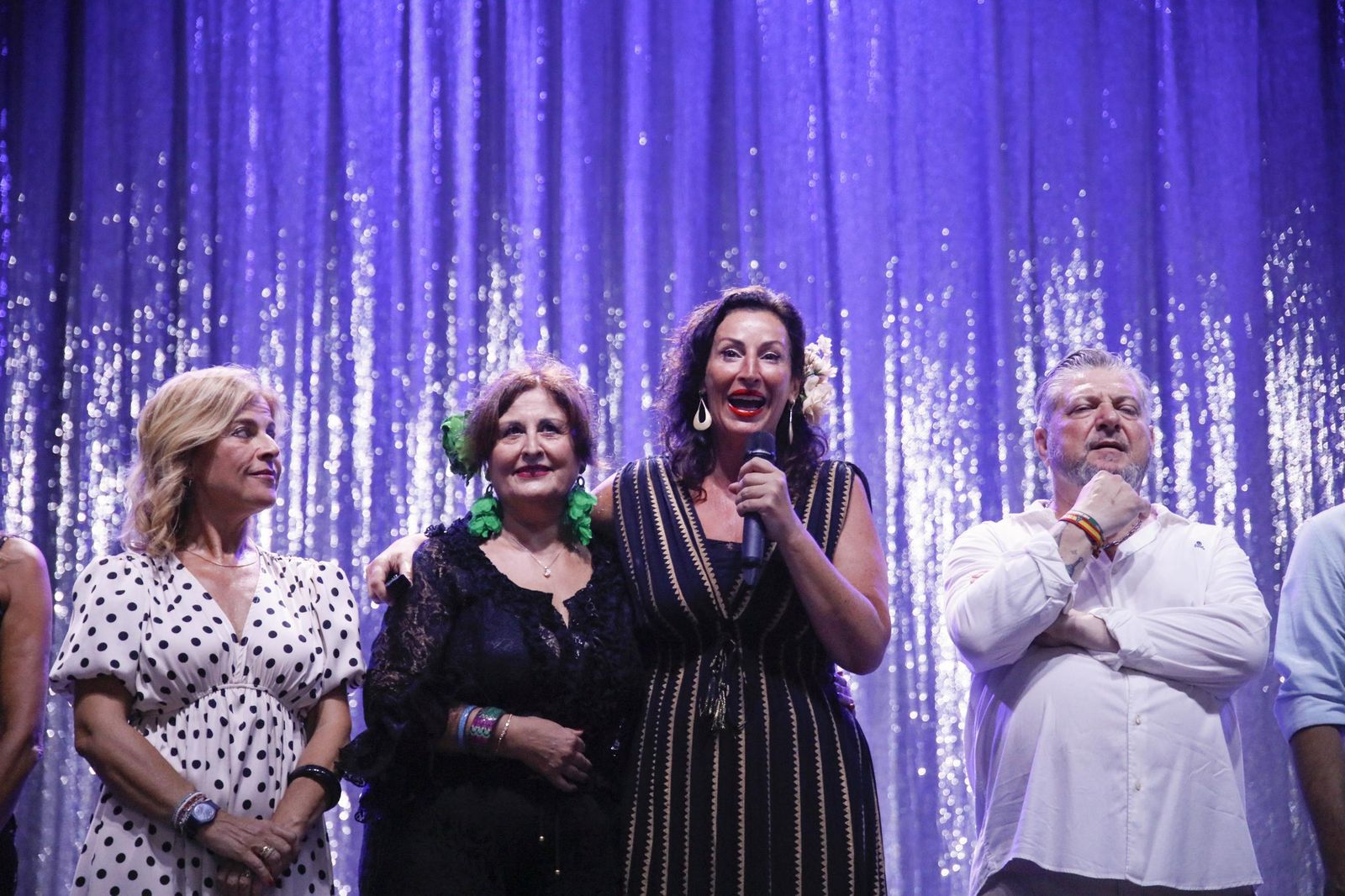 Las mejores imágenes del homenaje a los mayores en la caseta municipal de Almería