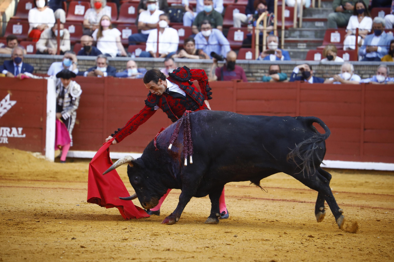 El mano a mano de Finito y Morante en la Feria Taurina de Córdoba, en imágenes
