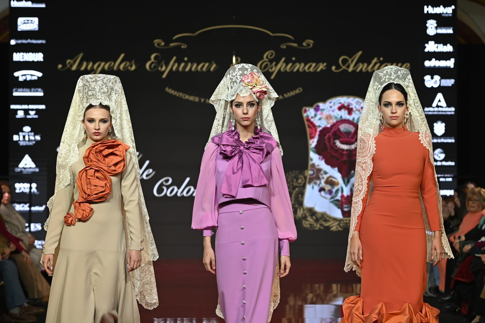 Huelva Flamenca 2025: Desfile de Ángeles Espinar
