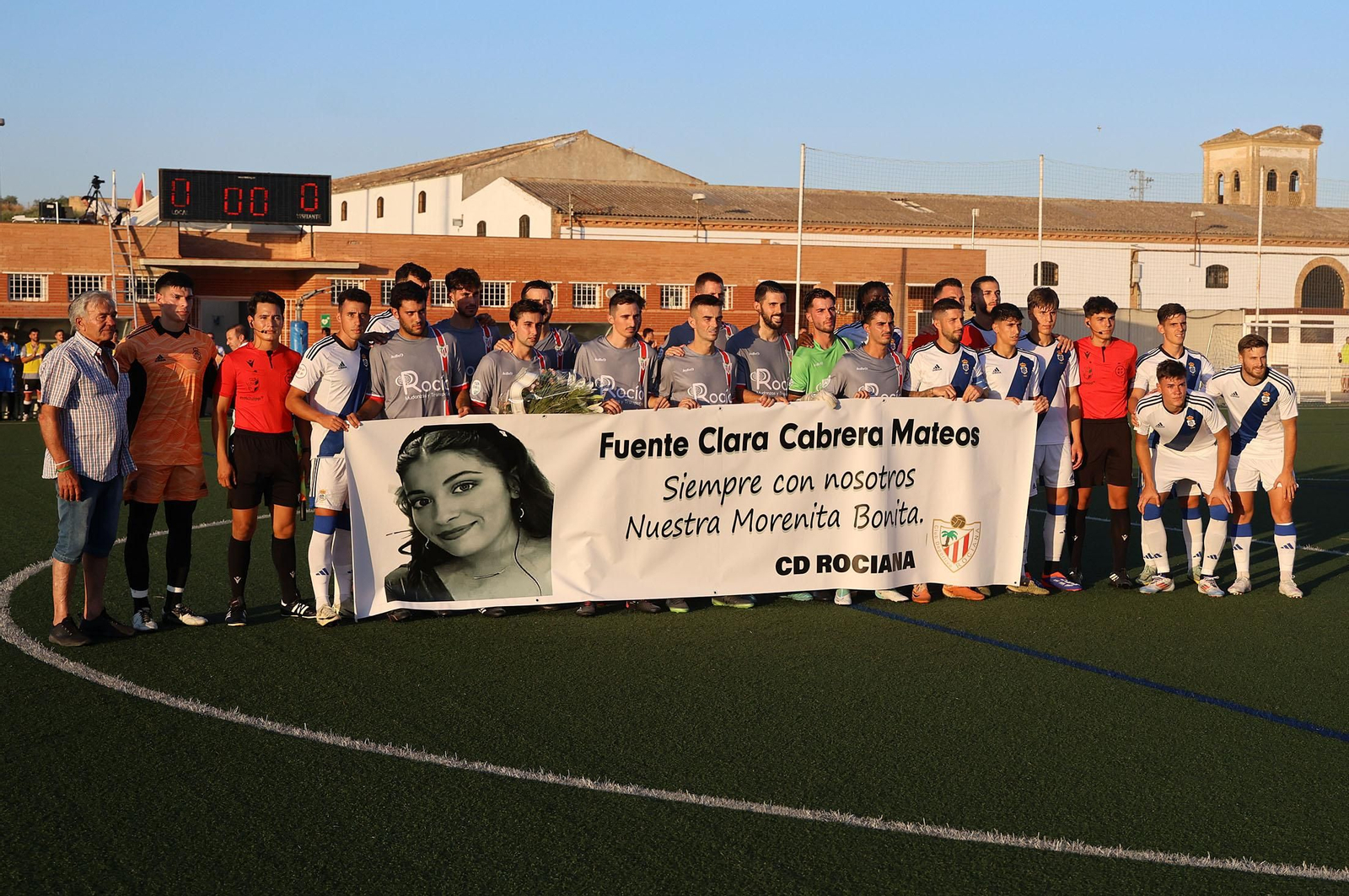 Imágenes del CD Rociana-Recreativo de Huelva en el I Memorial 'Fuente Clara Cabrera Mateos'