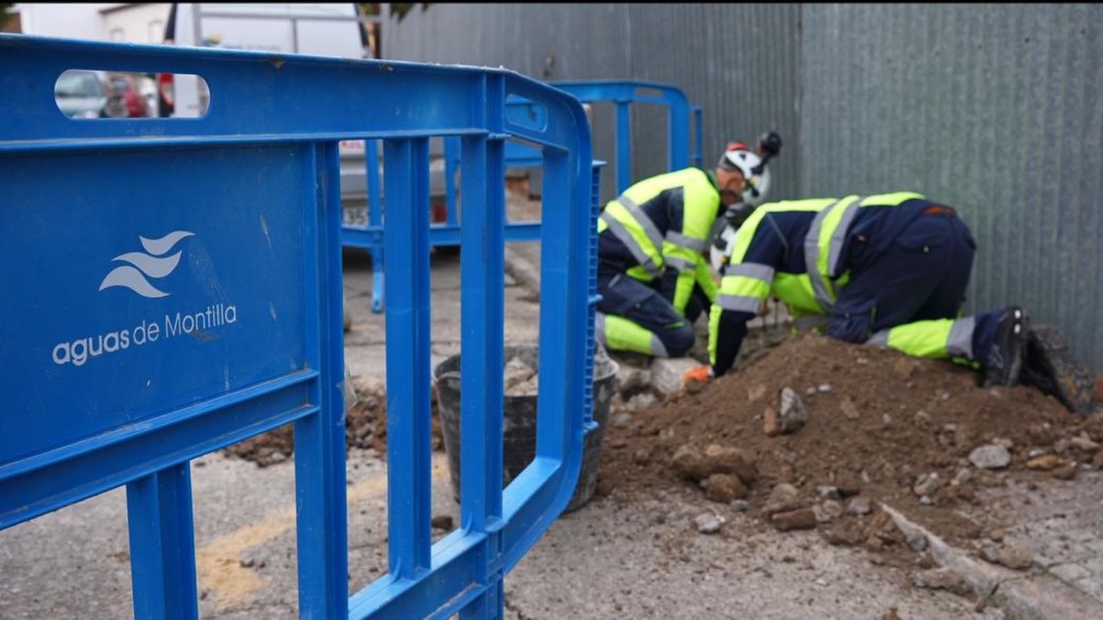 Trabajadores realizando su labor.