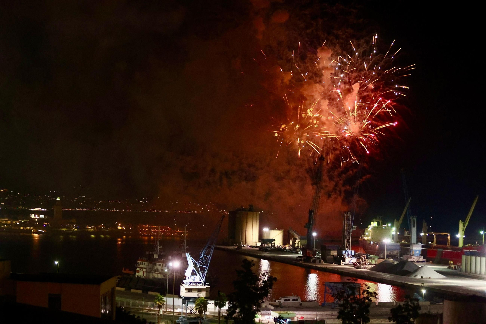 Las mejores fotos de los fuegos artificiales de la Feria de Málaga 2024