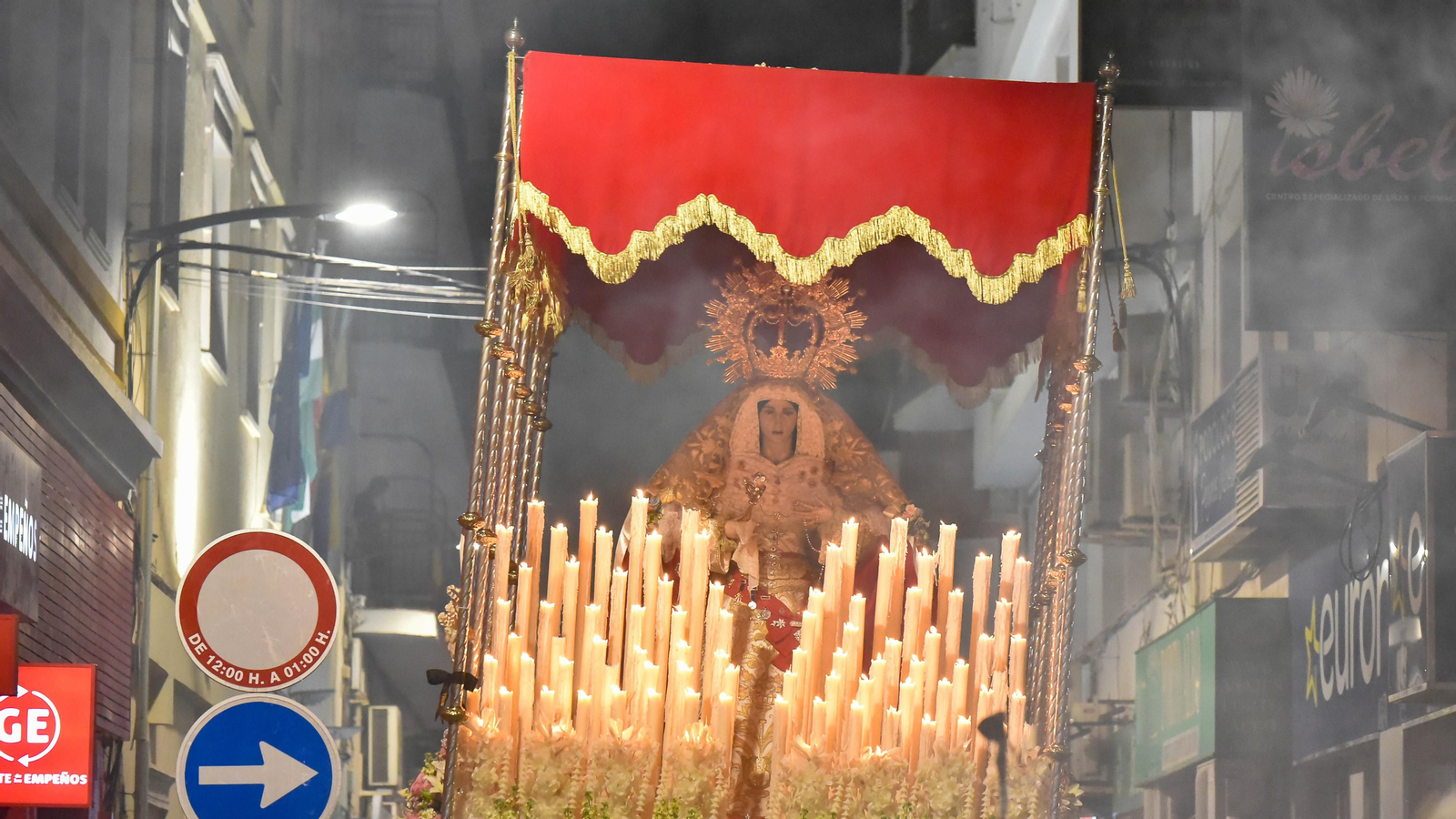La Magna Mariana de Algeciras por la calle Convento, en imagenes