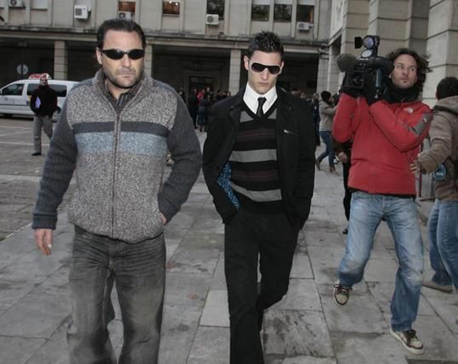 Samuel abandona los Juzgados tras firmar la condicional coincidiendo con el comienzo del juicio.

Foto: Juan Carlos Muñoz - Efe