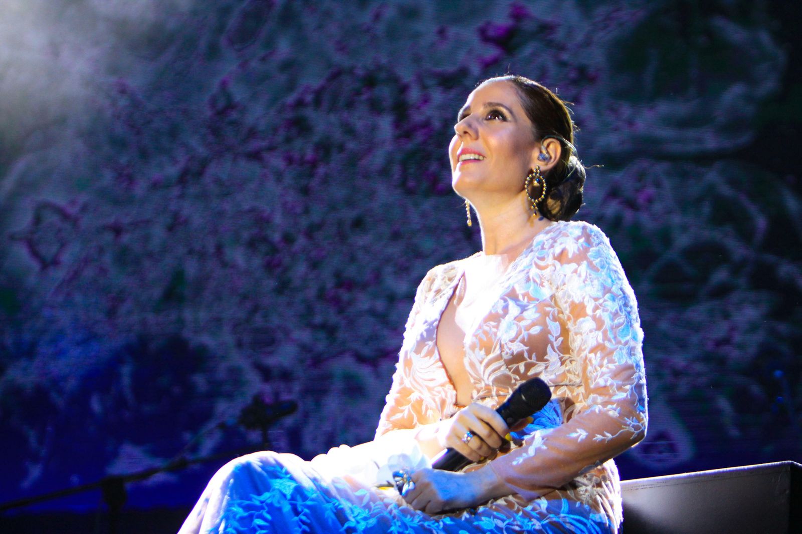 La cantante Diana Navarro, durante su actuación en el Concert Music Festival