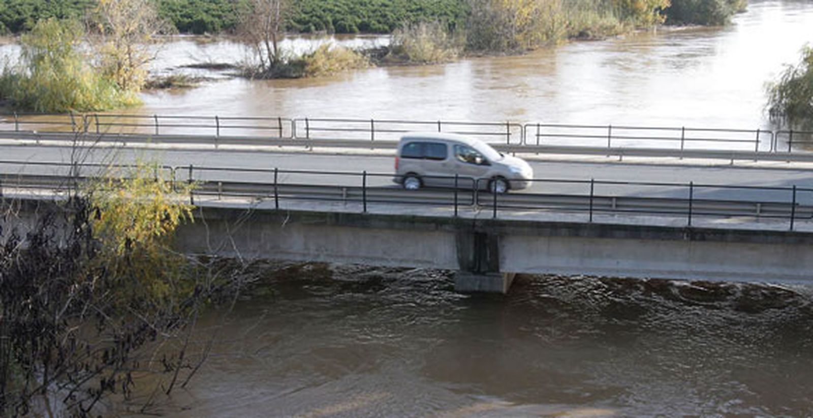 Ocho localidades en prealerta por la crecida del río