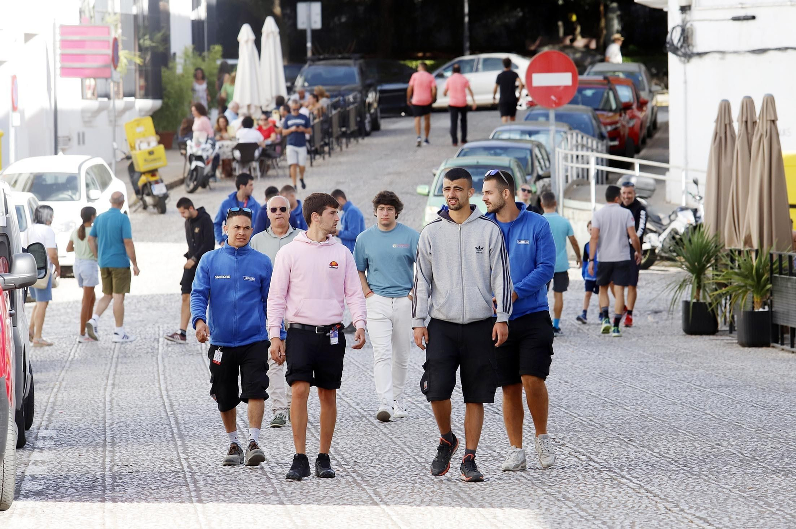 Imágenes de la Vuelta Ciclista a España en su salida desde Aracena en la 17ª etapa